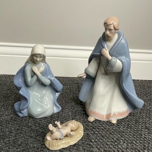 Cosmos Nativity Jesus Virgin Mary Blue White Ceramic